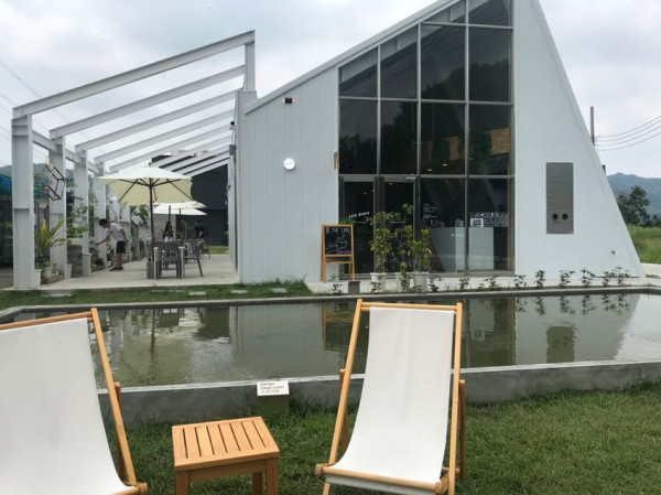 【台中 豐原】純白玻璃屋冰品店200days 東豐自行車道旁芋仔冰專賣店