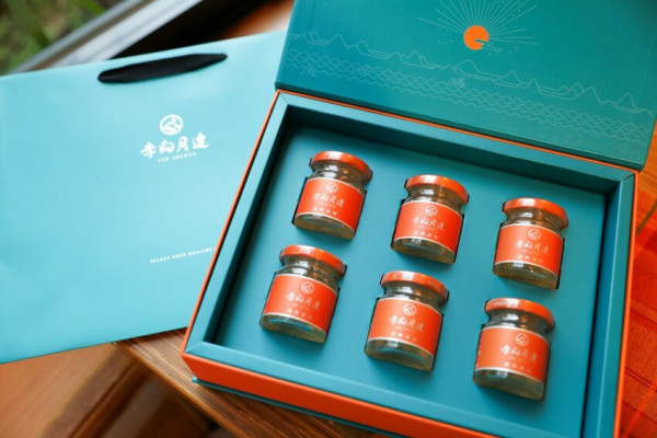 伴手禮｜頂級燕窩禮盒推薦！李向月連只做真正的燕窩 【彩燕禮盒】經典燕窩6入正裝禮盒 - 奇奇一起玩樂趣