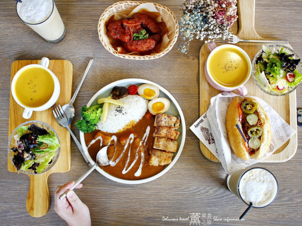 台中北屯咖啡/不只是咖啡-創意美味料理、空間溫馨食物美味│價格樸實CP值高，食物親切有溫度，值得一吃。