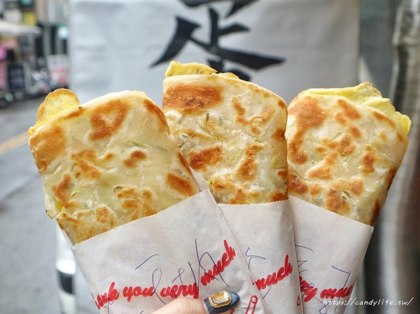 邱陳記酥皮蛋餅│台中酥皮蛋餅推薦！手工現擀現做，外皮好酥，內餡用料超實在～