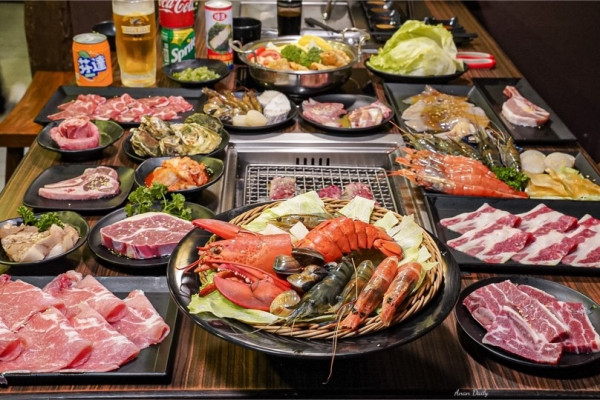 | 高雄美食 |龍蝦燒肉吃到飽/食材新鮮到沒話說CP值超高/一燒十味 昭和園-高雄前金店