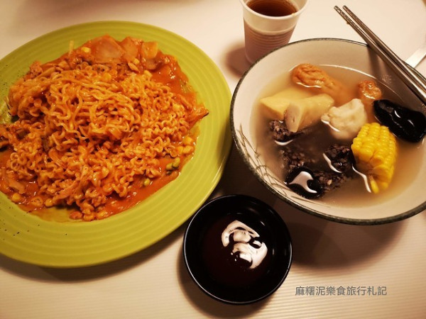 【台中 西屯區】逢甲餐廳多樣化選擇『阿米果、天王拉麵、星樂園義大利麵』咖哩、丼飯、燉飯、焗烤、拉麵、關東煮