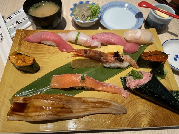 [台北*忠孝復興]美登利壽司，超大口的滿足