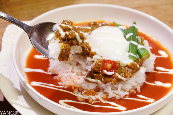 【台北雙連】咖哩匠，咖哩餐點選擇多，不同風味各有特色，全新期間限定冷咖哩每一口都是不同滋味