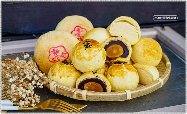 大手筆！台中人氣蛋黃酥每天現烤200顆免費送！！ 還有小月餅、綠豆椪、招牌鮮奶酪一吃就上癮，回購率超高，送禮就來這選，千萬不要錯過了！