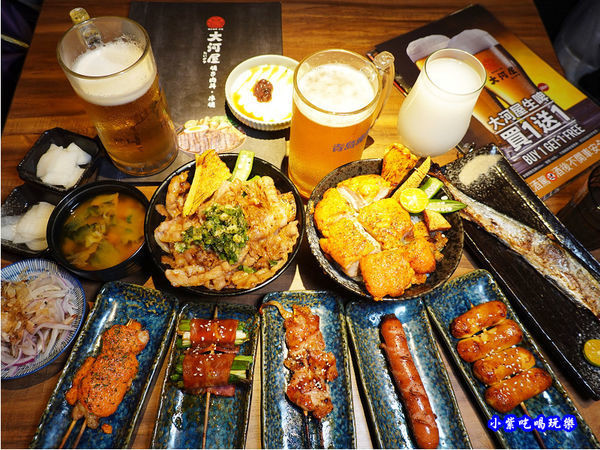 台中大遠百美食【大河屋燒肉丼串燒】聚餐約會美食/好吃日式丼飯/生啤酒買一送一/味噌湯自助無限續/點套餐CP值高/加價升級套餐很划算(食記+菜單)