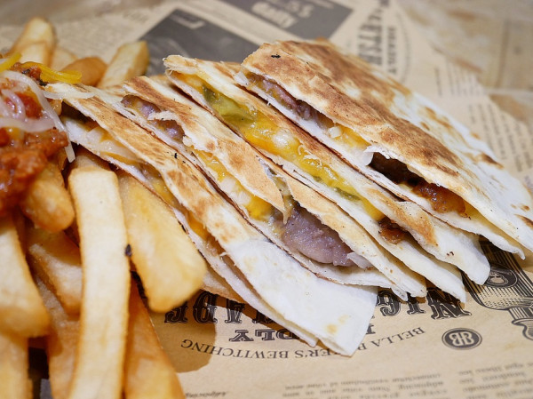 靜宜大學美食推薦，多種口味的美式料理一次擁有，睡不著就吃宵夜去-瘋狂傑克Crazy Jack