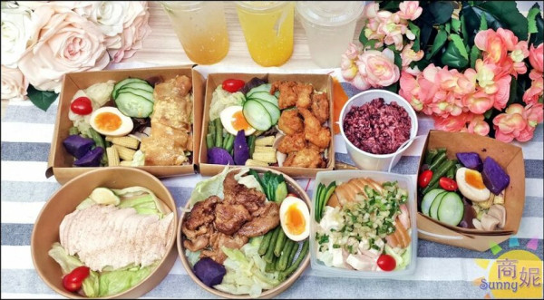 咕蔬搖。台中輕食舒肥餐盒，主食+8種小農時蔬.溏心蛋.紫米飯百元出頭清爽好吃又健康-商妮吃喝遊樂