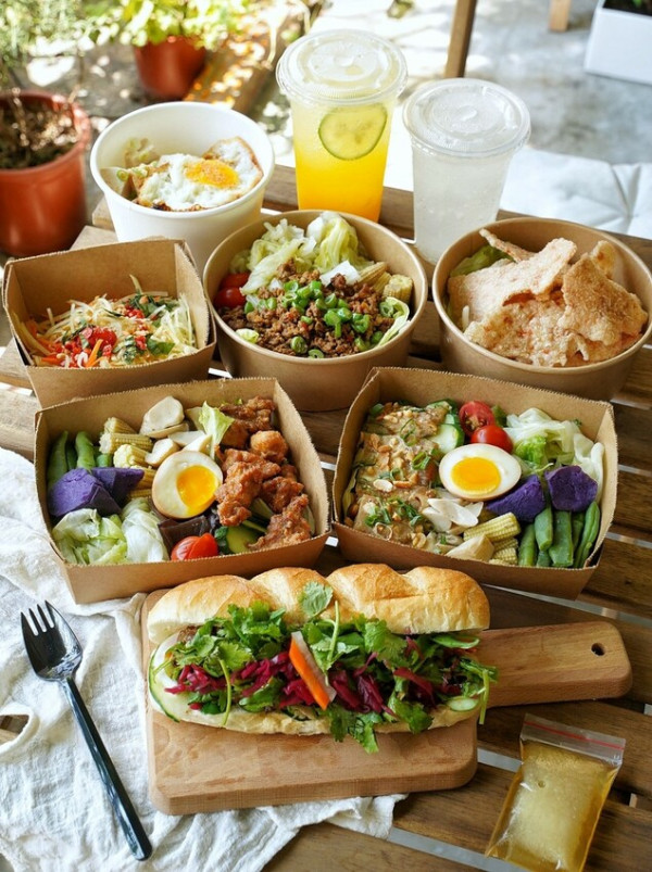 【咕蔬搖-新概念舒肥鹹水雞】低油低鹽的健康外帶餐盒推薦！招牌酥酥雞餐盒+芒果氣泡水飲完美組合~Feat.越好吃 - 阿華田的美食日記