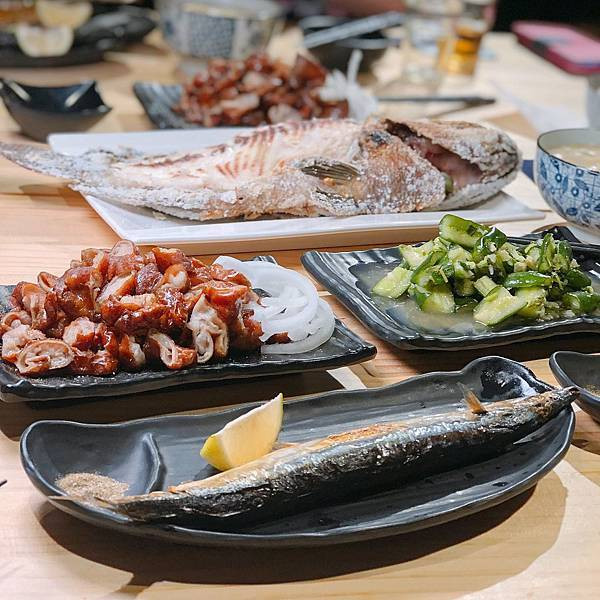 簡單燒烤與調味，吃到海鮮的新鮮滋味，南港新興居酒屋 | 【台北市南港區-南港展覽館站】三葉千座