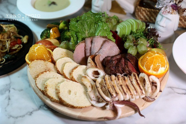 內湖新開幕超狂大份量名星派對分享餐！IG熱門打卡點