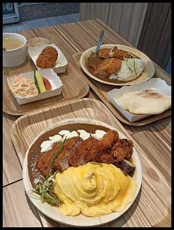 【大坑咖哩推薦】【波特多日本咖哩屋】 專賣日式咖哩搭配生食級魚排、生蠔、炸蝦 都是採用高品質生食級的食材配上咖哩真的太美味啦~~營業時間中午不休息~防疫在家隨時都可以外帶回家好好享用