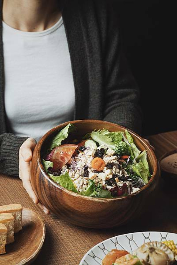 高雄，仁武區｜Woopen木盆｜發現蔬食的暖意，木盆沙拉、溫時蔬讓餐桌上的美味漸濃