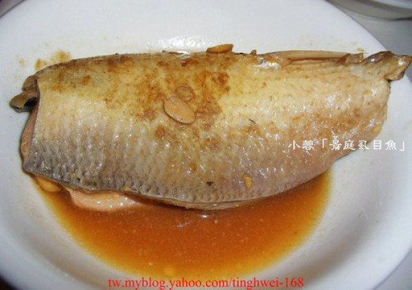 「景庭虱目魚專賣店」滷魚肚便當、魚肚湯～