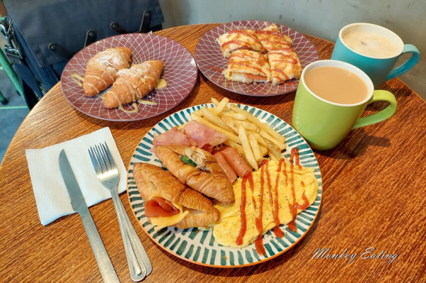 【新竹美食】歐浮找餐｜竹東文青復古早午餐，老宅環境好拍，蛋餅超大份，近蕭如松藝術園區 - 貪吃猴的幻想