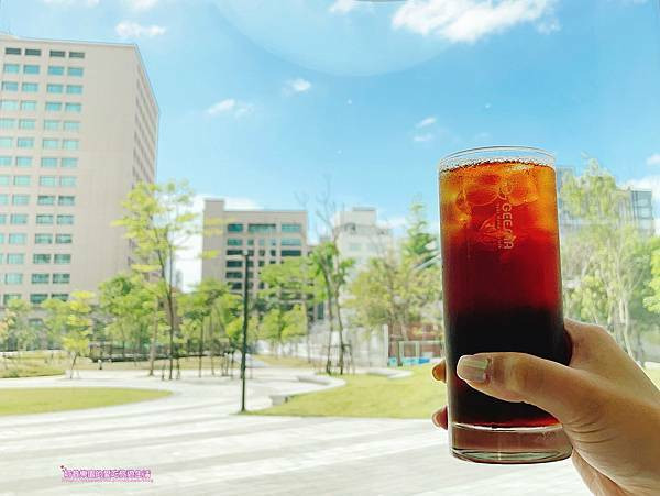 [台北內湖區]GO GO GEESAA內湖首家智能手沖咖啡機，名師技法杯杯精彩～近大港墘公園、捷運港墘站、內科咖啡