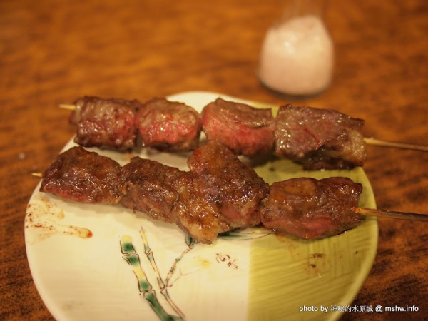 技術一流,啤酒喝不完! 每一道都爆汁的美味 ~ 台南中西區"邊疆燒烤"  完整內容: http://mshw.info/mshw/?p=5233#ixzz2Jm7ptiP3 Follow us: @m