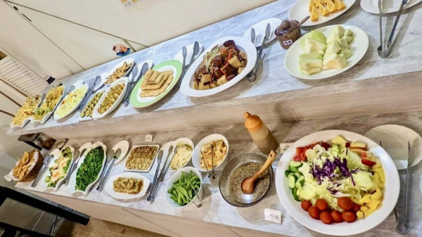 [台中素食吃到飽] 植素拾光只要300元吃到飽！全素食漢堡/義大利麵/燉飯～