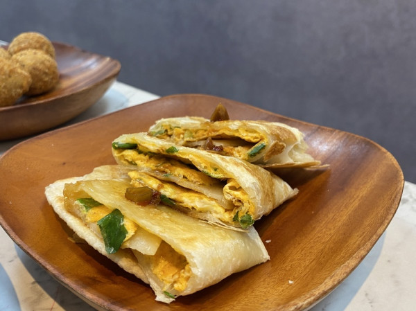 【台中 早餐】早安公雞農場晨食-福林店，早起的鳥兒有飯糰吃，荷蘭小鬆餅當早餐很可以