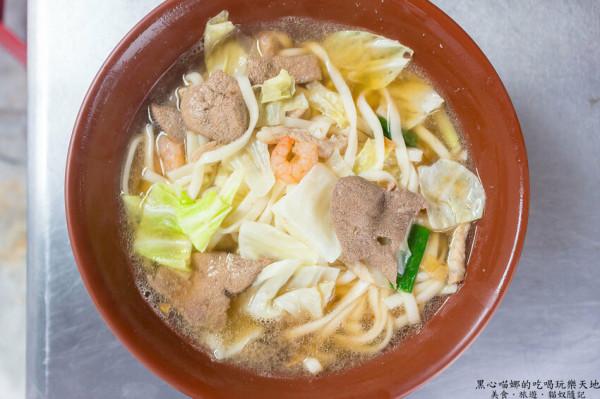 高雄新興︱粗飽食堂　搬到新興區小巷子裡，新菜品依舊平價超值大份量！