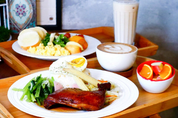 O.L.O CAFÉ 台北東旅。南京三民工業風插座咖啡廳，慢慢生活的早午餐、簡餐、輕食與下午茶