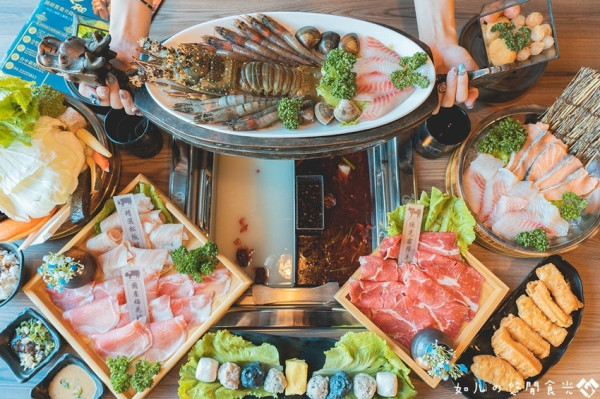 【台中東區】圓砌鴛鴦升降鍋物台中新時代店｜全台第一升降鍋物、真人夾娃娃機、網紅球池，最新奇有趣的火鍋店就在大魯閣新時代｜台中火鍋推薦