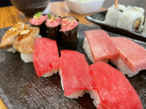 【台南 中西區】壽司控報到｜不用到東港也能吃到美味生魚片 順億鮪魚專賣店享受鮪魚宴