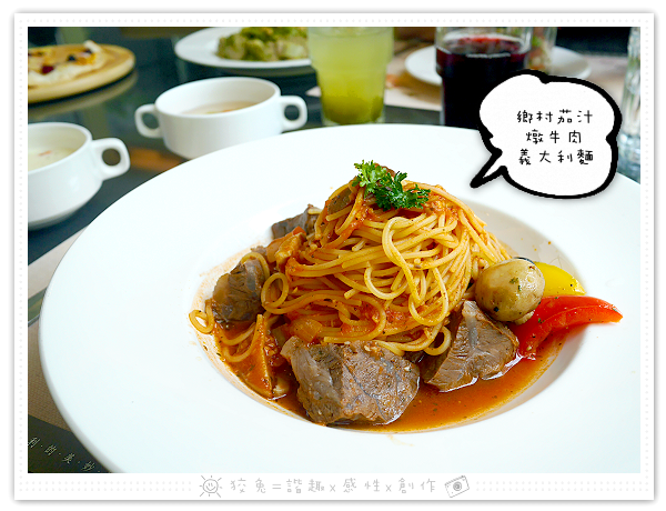 [台南食記] 永恆天詩義式美食咖啡館~主餐390元起附加無限享用沙拉吧&現烤披薩&精緻甜點&哈根達斯冰淇淋！吃到飽！