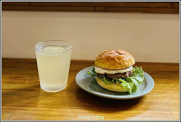 捷運中山站 ‧ 嶼木早餐(漢堡/咖啡/飲料)