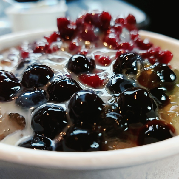 【第壹賣冰】三峽老街美食、新北美食推薦！三峽美顏手搖飲！ＣＰ值超高！料多到滿出來的鑽石剉冰和甜點推薦～