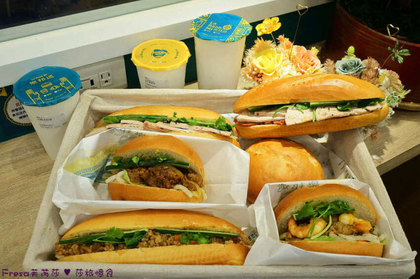 高雄輕食【樂邦迷 越式圓法&潛艇堡專賣】顛覆傳統印象大創意！中韓南洋大ＰＫ結合越式圓法&潛艇堡的異國味.還有泰式奶茶/越式奶茶的飲料銅板價│高雄楠梓店│楠梓美食 - Fresa芙芮莎♥