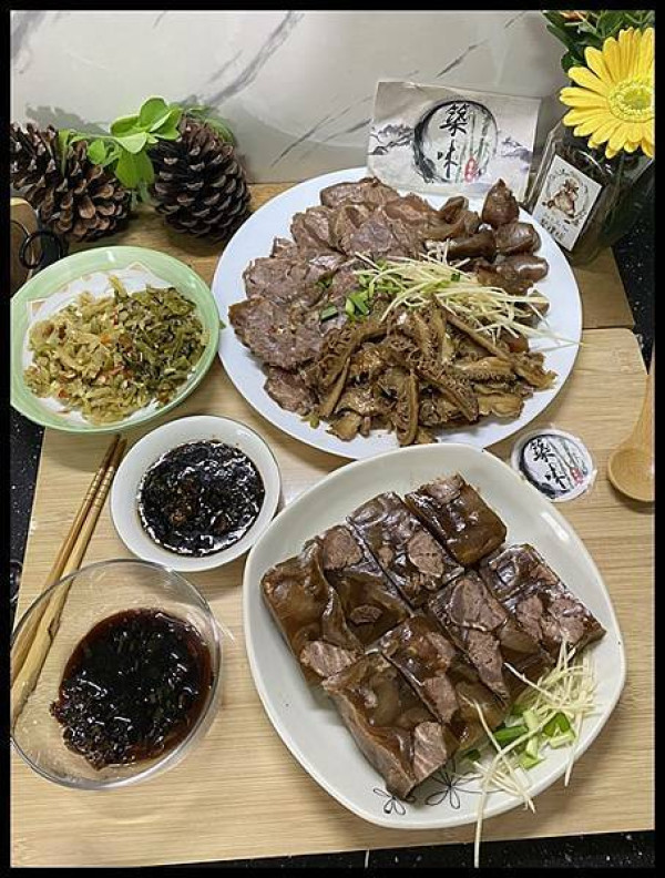 中秋年節宅家團聚【築味醬牛肉】在家輕鬆撕開包裝就能吃到入味又涮嘴的好料,重溫小時候那懷念的好味道