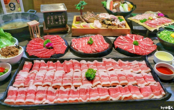 燒肉火鍋丼飯180元起！營業至凌晨2點，滷肉飯、小菜、味噌湯、汽水咖啡、冰淇淋吃到飽