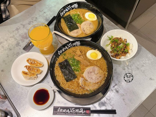 花月嵐拉麵 新光中港店，台中180元即可享有日本原汁原味大蒜拳骨拉麵 - Cyndi loves享食天堂