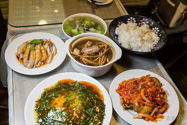 中壢華勛美食-紅木咖啡，超美味無菜單料理！我們竟然在咖啡廳裡吃到好好吃的合菜啊～