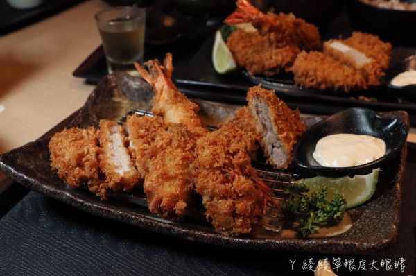 新竹火車站附近美食推薦勝博殿！主打厚實日式炸豬排定食，期間限定肥美多汁的廣島牡蠣 - ㄚ綾綾單眼皮大眼睛