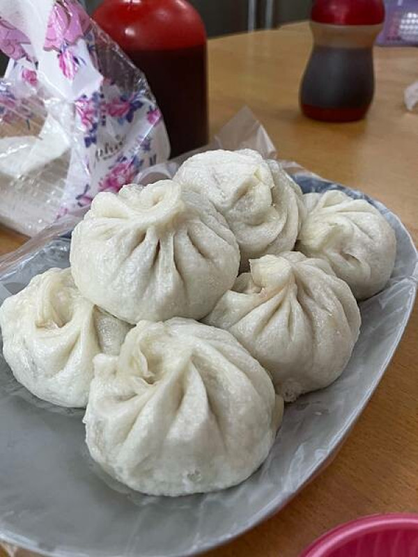 新竹北區-根本多汁小肉包直接吃飽飽-陳家小籠包
