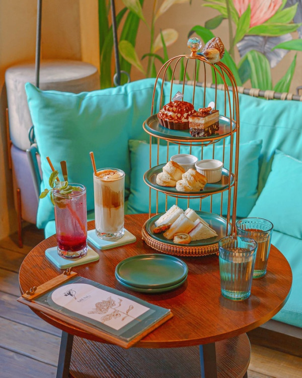 藏在巷弄的澳洲彩繪咖啡廳，IG熱門網美打卡點，三層華麗下午茶推薦 | 【台北 大安區】Dacelo