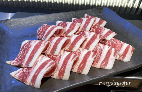 嘉義餐廳∥沐鉄燒肉鍋物∣一個人的燒肉趴，燒烤、鍋物兩種享受，自在不尷尬，嘉義燒烤推薦