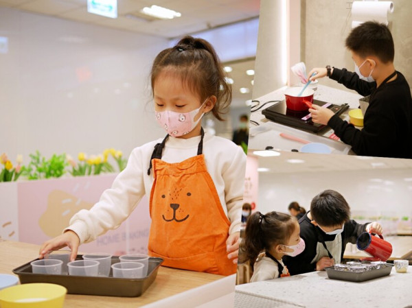 一日甜點烘焙師體驗『Home.焙小日子 - 新竹巨城店』療癒午茶時光就從自己的點心自己做開始！新竹親子活動｜新竹約會行程｜消費方式 - 曼達愛吃鬼