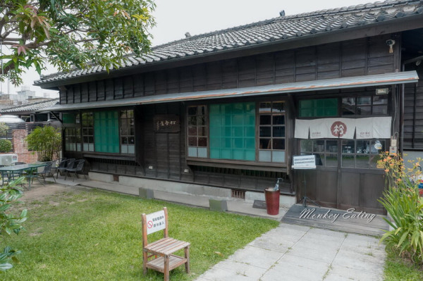 蕭如松藝術園區｜文青日式老宅院，和服體驗，四方青松茶屋，IG打卡櫻花水信玄餅 - 貪吃猴的幻想