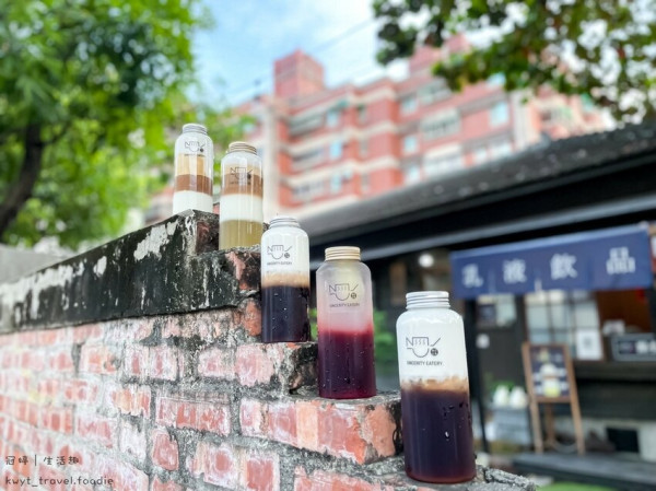 【真心乳液飲品新化店】新化美食小吃推薦，藏於新化老街，大目降文化園區的銅板價高顏值特色飲品│菜單