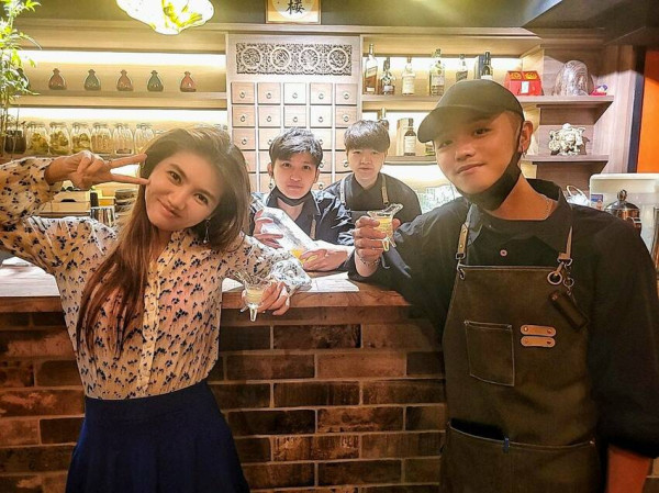 【松山美食】【松山餐酒館】青樓中餐館─創意菜系，帝王享受（菜單）歡唱包廂【台北美食】【特色調酒】【川菜】【粵菜】聚餐推薦