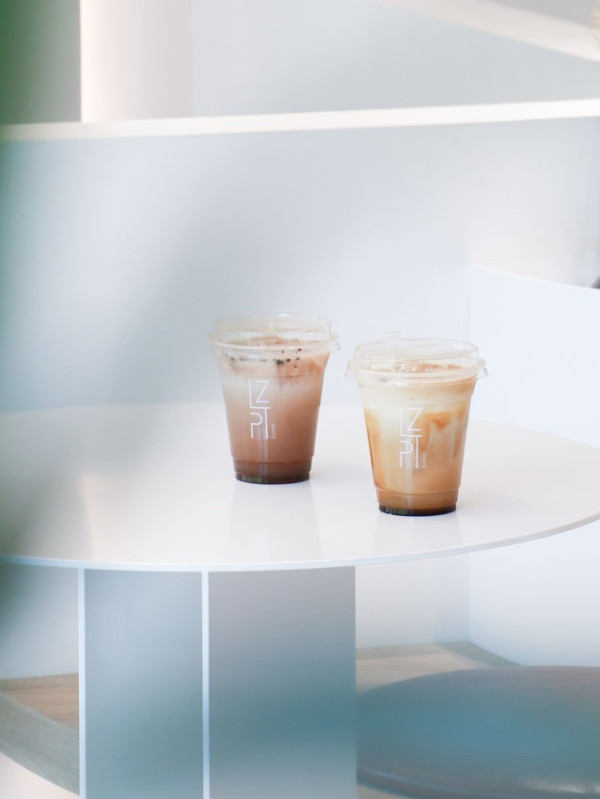 內湖新開幕清新簡約外帶咖啡