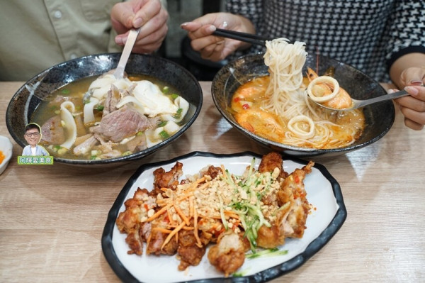 新竹|楊家米干雲南美食_新竹城隍廟周邊巷弄美食。道地雲南美食。正宗泰國料理。每日限量手工製作米干。吃足異國風味料理。營業時間地址菜單