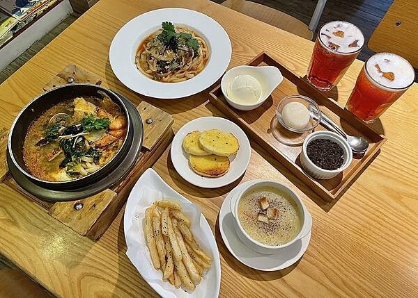 台北市｜大同區｜複合式｜歐兔啡食館（圓山捷運館）