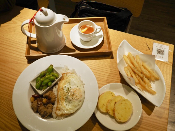 大同區蔬食餐廳推薦 O2Deli歐兔啡食館 圓山捷運館 植物肉餐點肉感十足