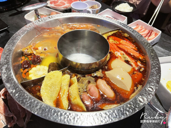 【宜蘭羅東美食】麻辣霞鴛鴦鍋殿-民生店，正宗四川麻辣火鍋，雞佛吃到飽，食材種類豐富多樣化｜ Ruby說美食