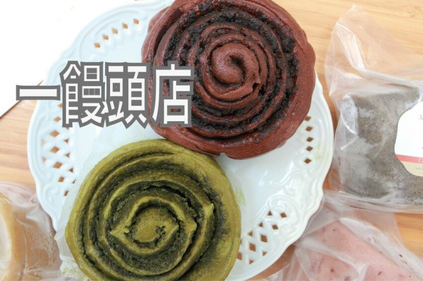 吃。高雄美食｜前鎮區。「一饅頭店」剛開幕不久網路高人氣饅頭店，室內裝潢很像是一家法式甜點店「一饅頭店