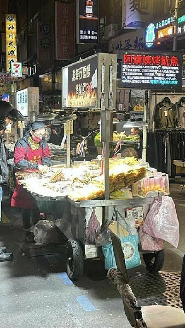 口味獨特，口感極佳! 僅此一家，別無分店!【台北市萬華區】阿嬌姨烤魷魚